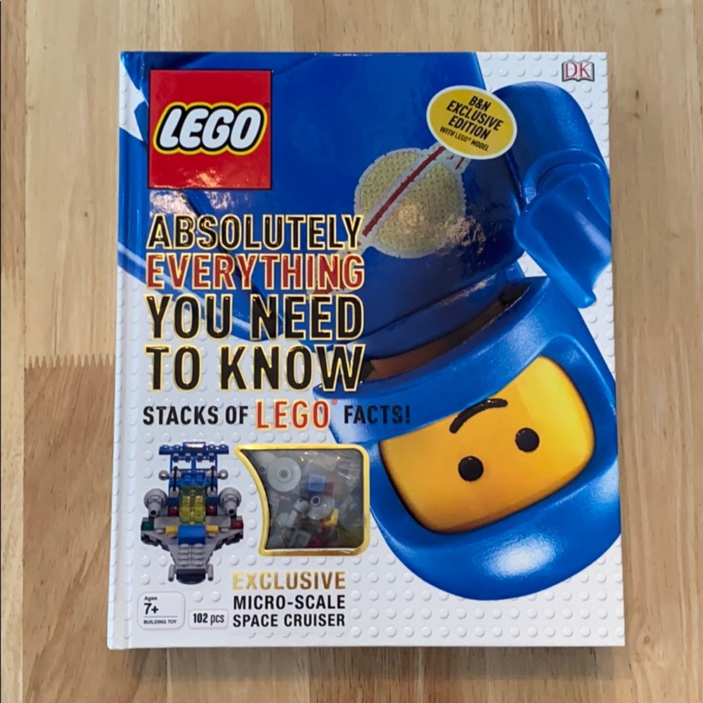LEGO Guide Book with Micro-Scale Space Cruiser